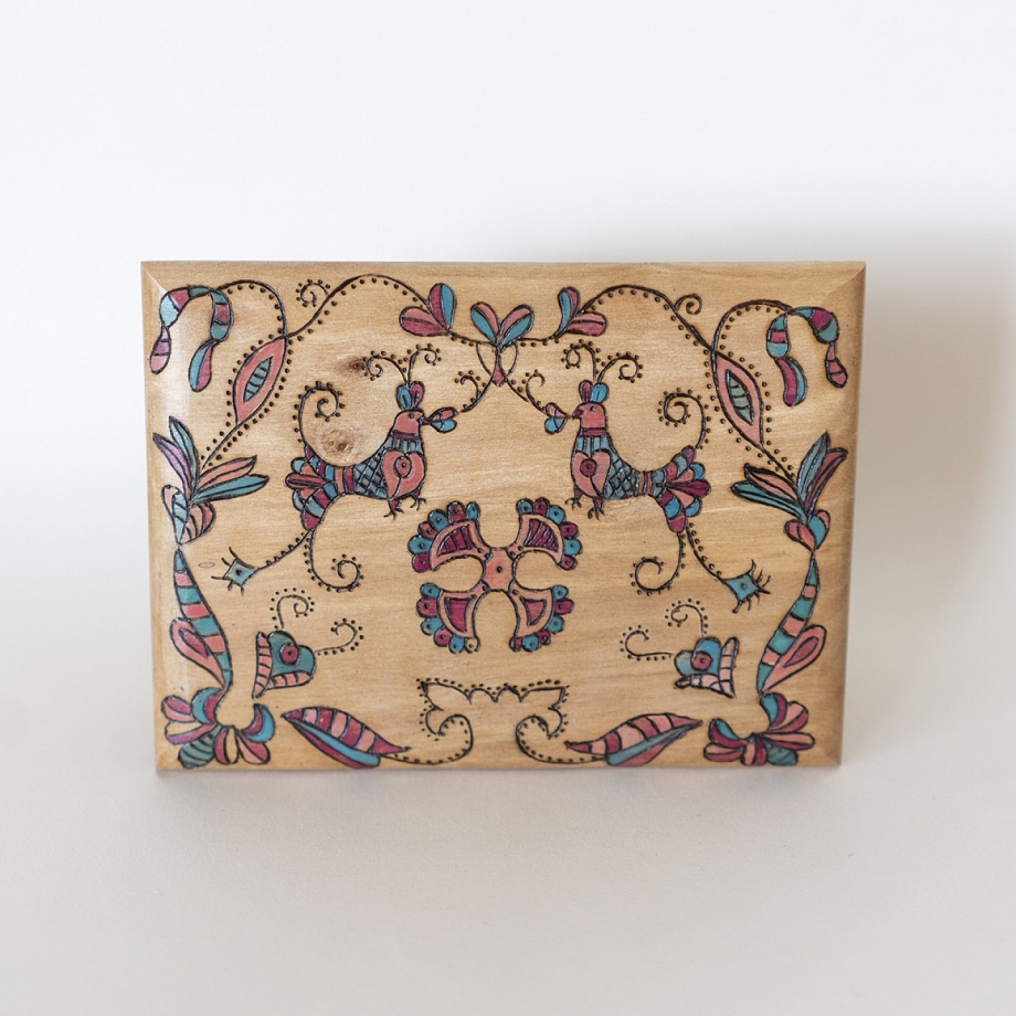 Caja de música bordado Serrano