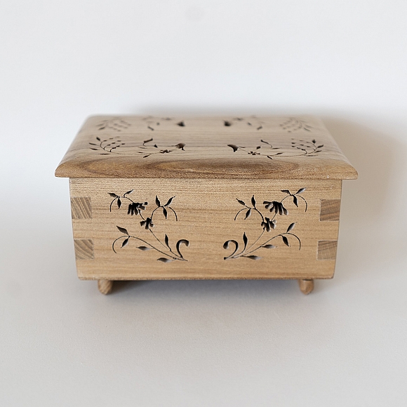 Caja de música calada