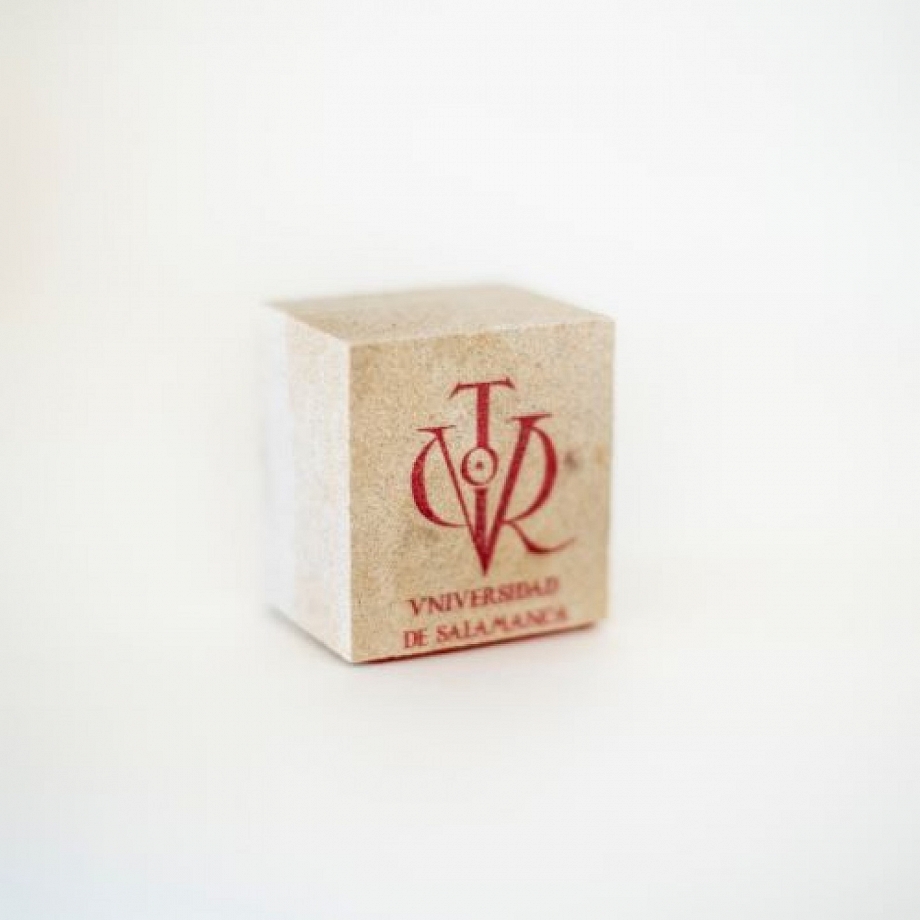 Cubo Piedra Villamayor Vítor
