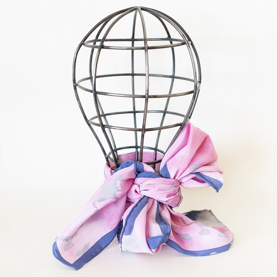 Pañuelo Grande de seda rosa