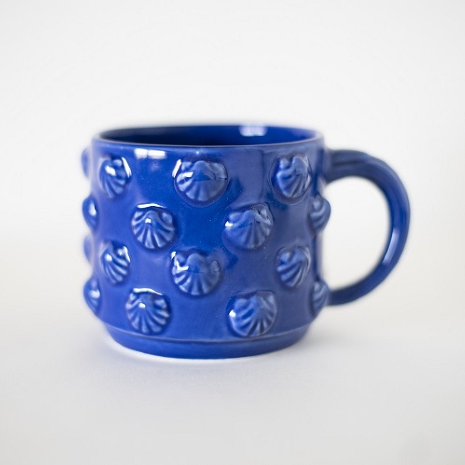 Taza Conchas Azul Oscuro con Asa